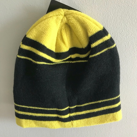 Nike Jordan Jumpman Black & Red Knit Beanie Boy's - Picture 3 of 3